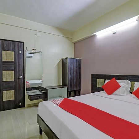 Oyo 82461 Hotel Darshan Banquet And Rooms Surate Exterior foto