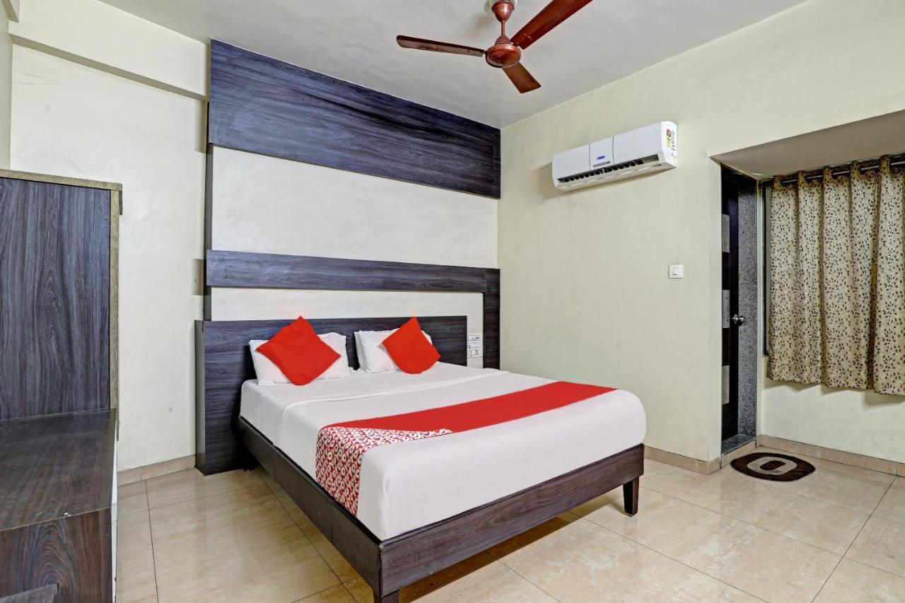 Oyo 82461 Hotel Darshan Banquet And Rooms Surate Exterior foto