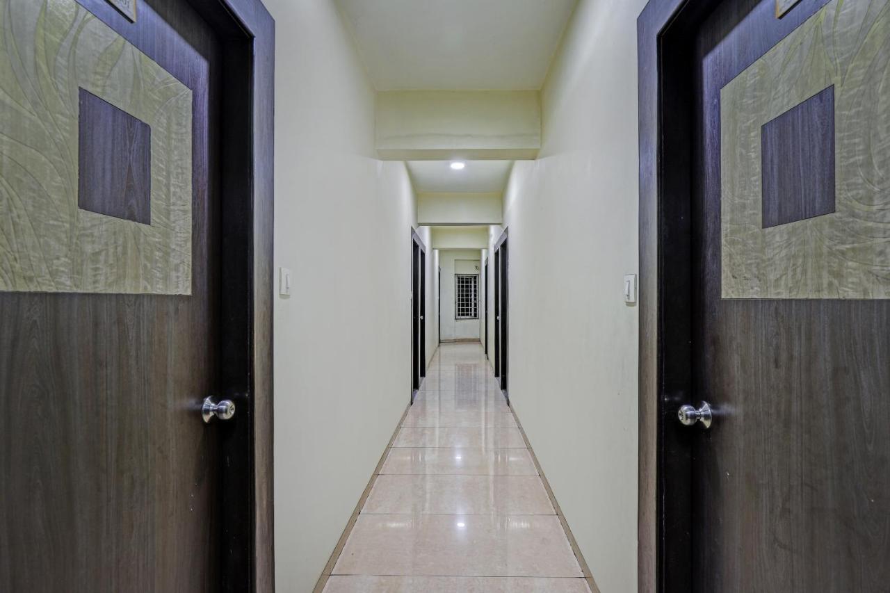 Oyo 82461 Hotel Darshan Banquet And Rooms Surate Exterior foto